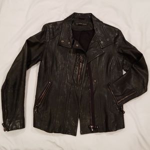 Beautiful durable Andrew Marc leather jacket